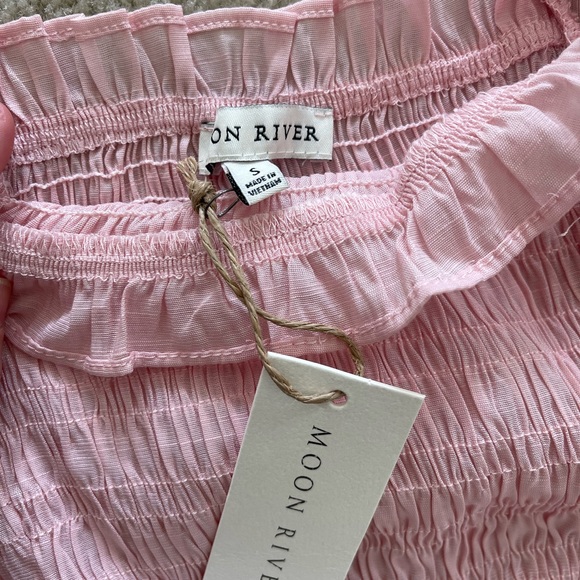 MOON RIVER Women's Smocked Dress - Picture 6 of 7